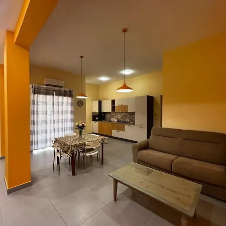Nanni's House, Stylish Steps From Station *