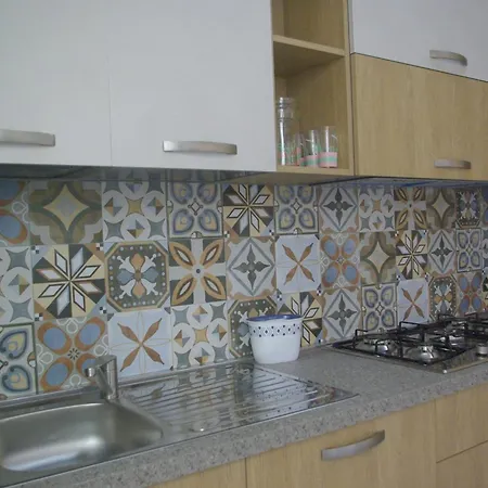 Nanni's House, Stylish Steps From Station Sant'Agnello